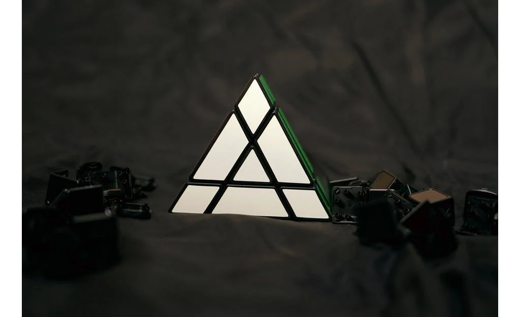 J2 Triangular Prism - Image 17
