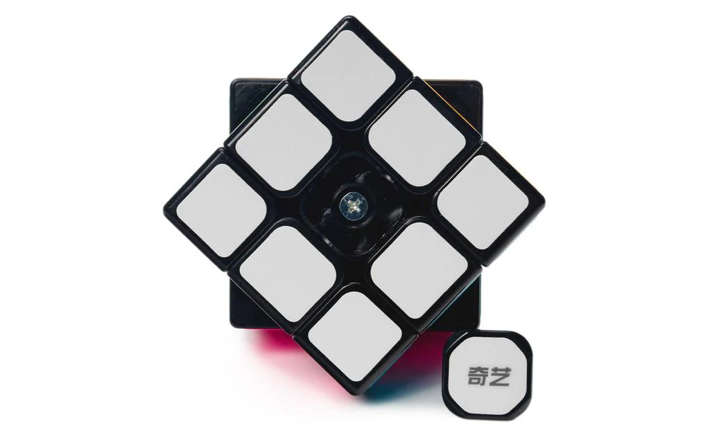 QiYi 3x3 (Glow in the Dark) - Image 2