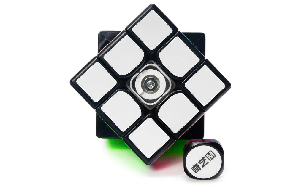 QiYi 3x3 (Magnetic, Glow in the Dark) - Image 2