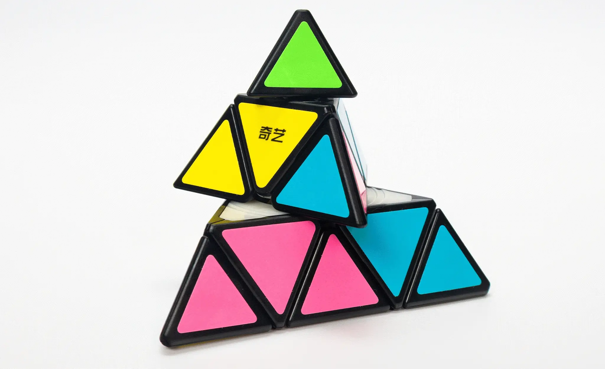 QiYi Pyraminx (Glow in the Dark)