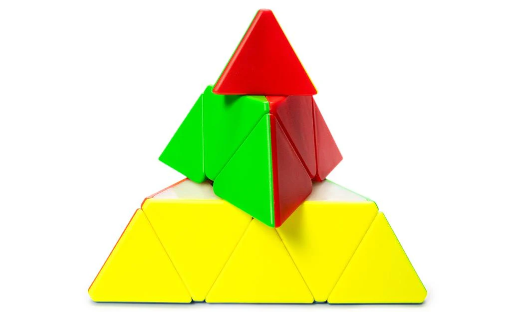 QiYi Warrior Pyraminx (Magnetic) - Image 3