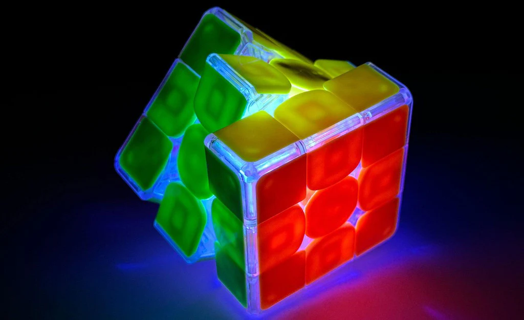 ShengShou Lustrous Light-Up 3x3 (Magnetic)